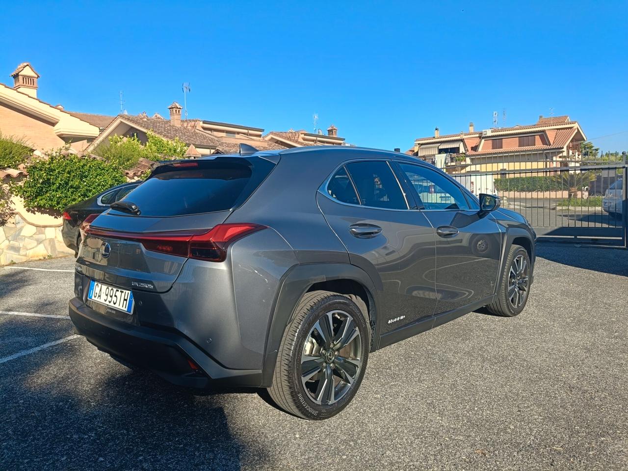 Lexus UX UX Hybrid 60 Mila km unipro