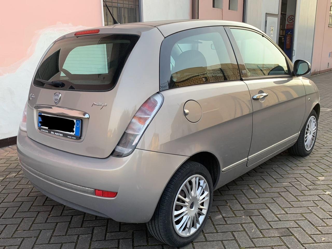 Lancia Ypsilon 1.3 MJT 16V 95 CV 5 porte S&S Silver