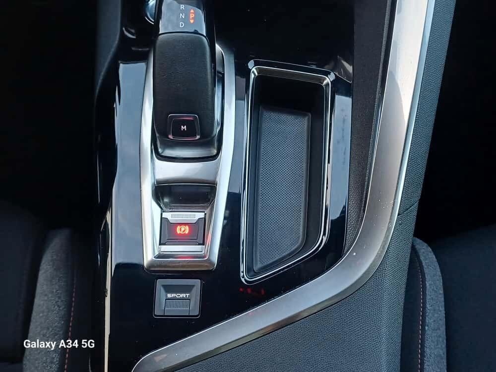 Peugeot 3008 BlueHDi 130 S&S EAT8 Business