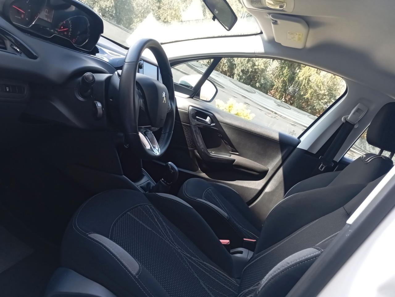 Peugeot 208 1.4 HDi 68 CV 5 porte BLACK pack UNIPRO BEN TENUTA