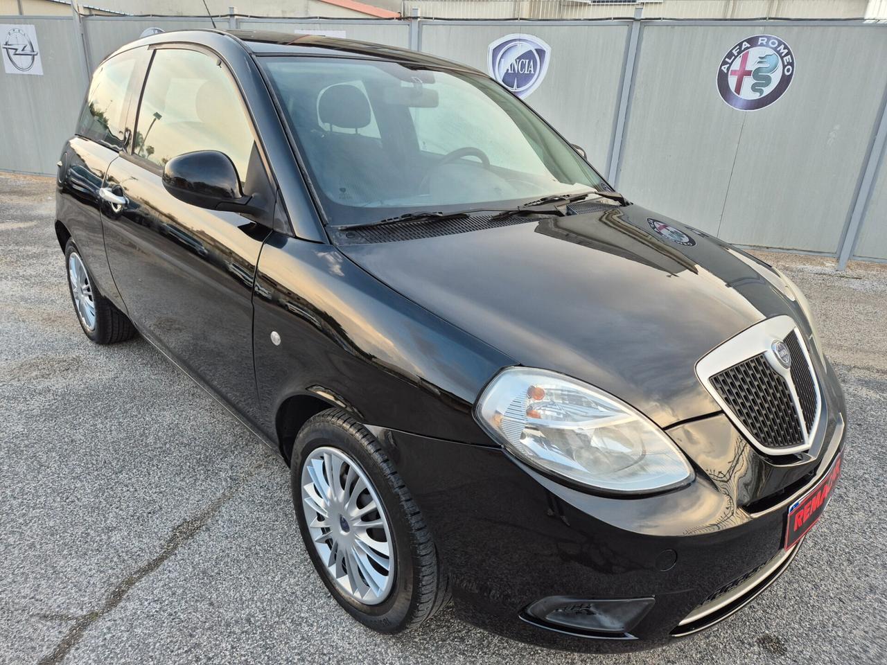 Lancia YPSILON 1.3 MJT 75 CV RESTAYLING NUOVA FULL 2010