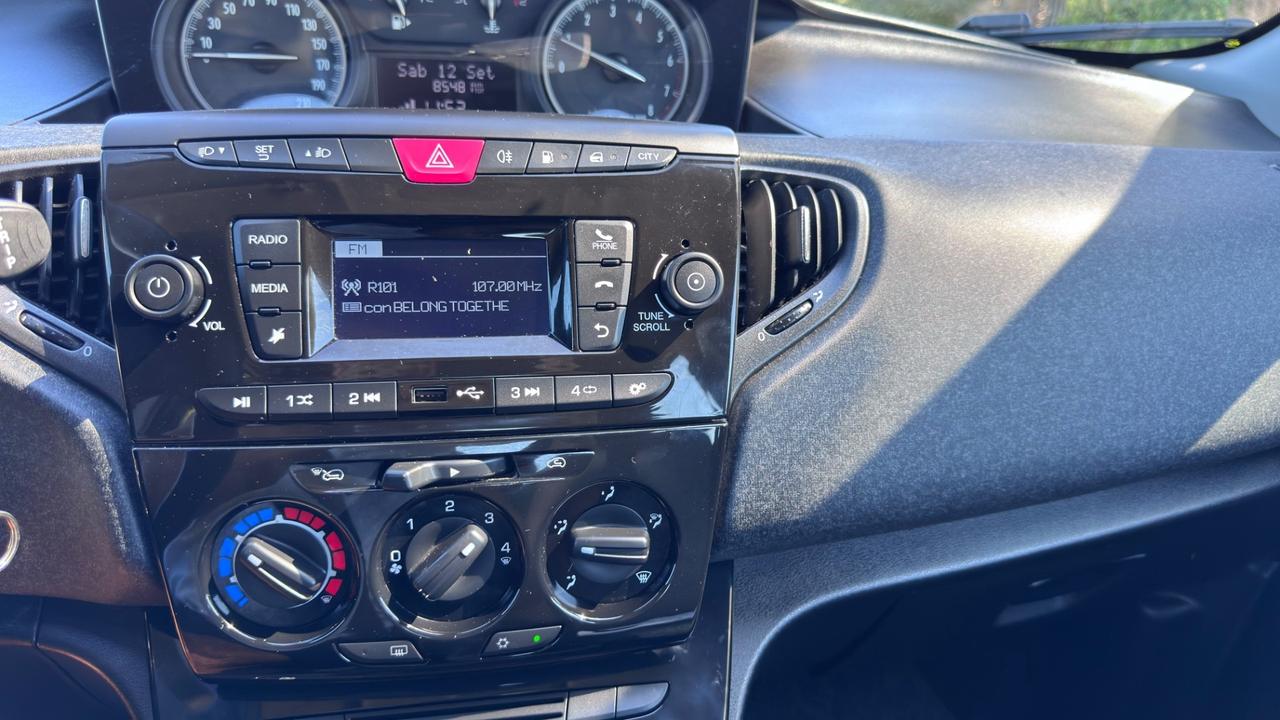 Lancia Ypsilon 1.2 69 CV 5 porte GPL Ecochic Monogram