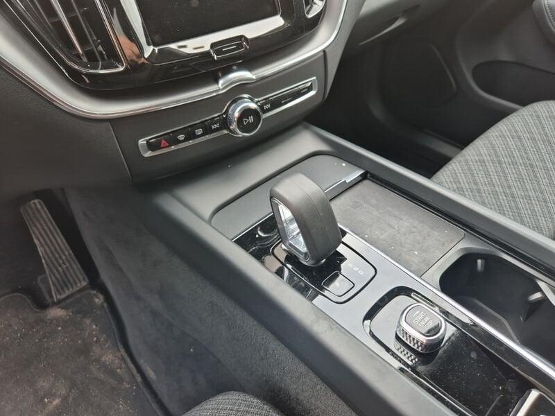 Volvo XC60 XC60 B4 (d) automatico Core