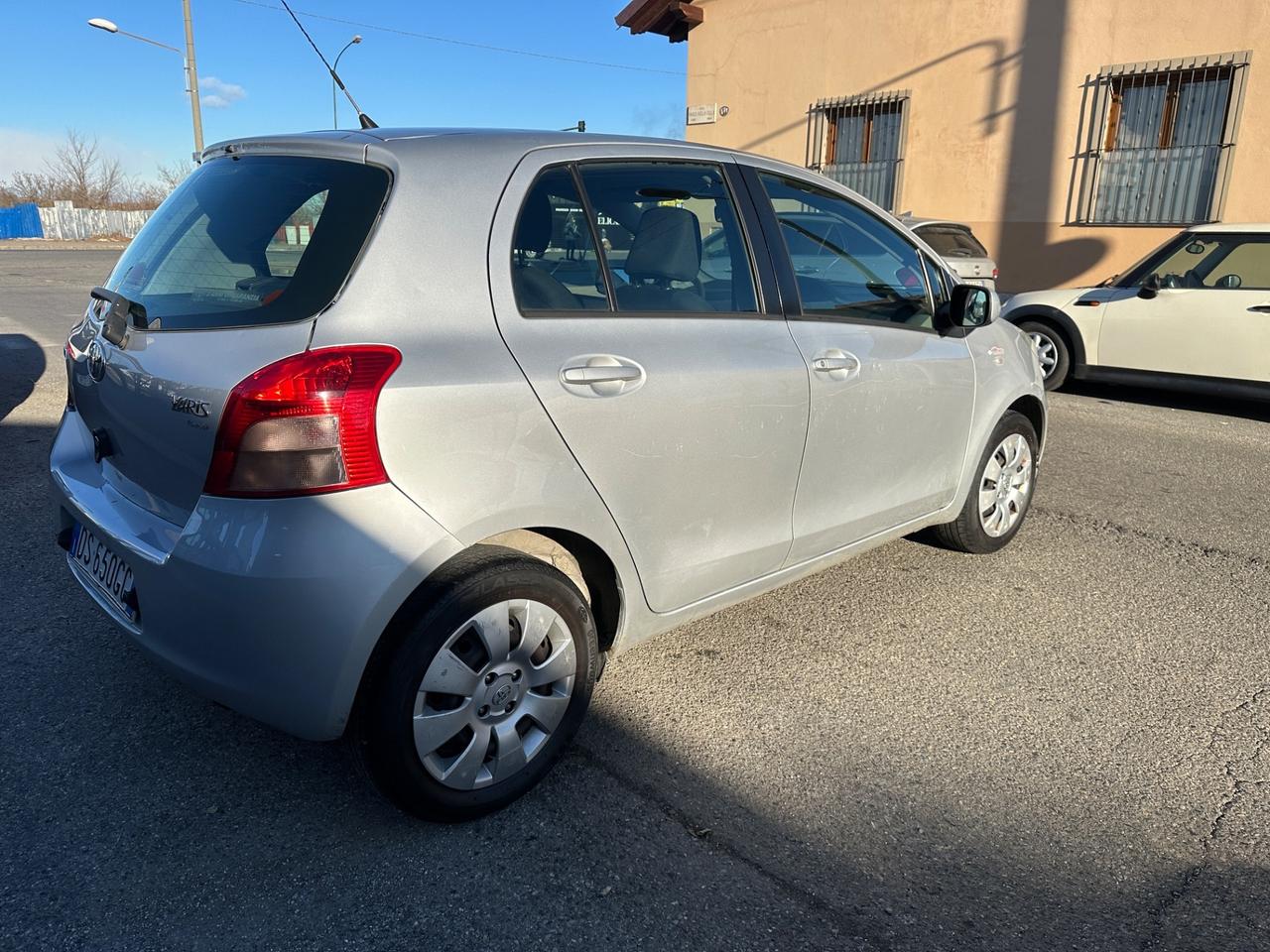 Toyota Yaris 1.0 5 porte Sol