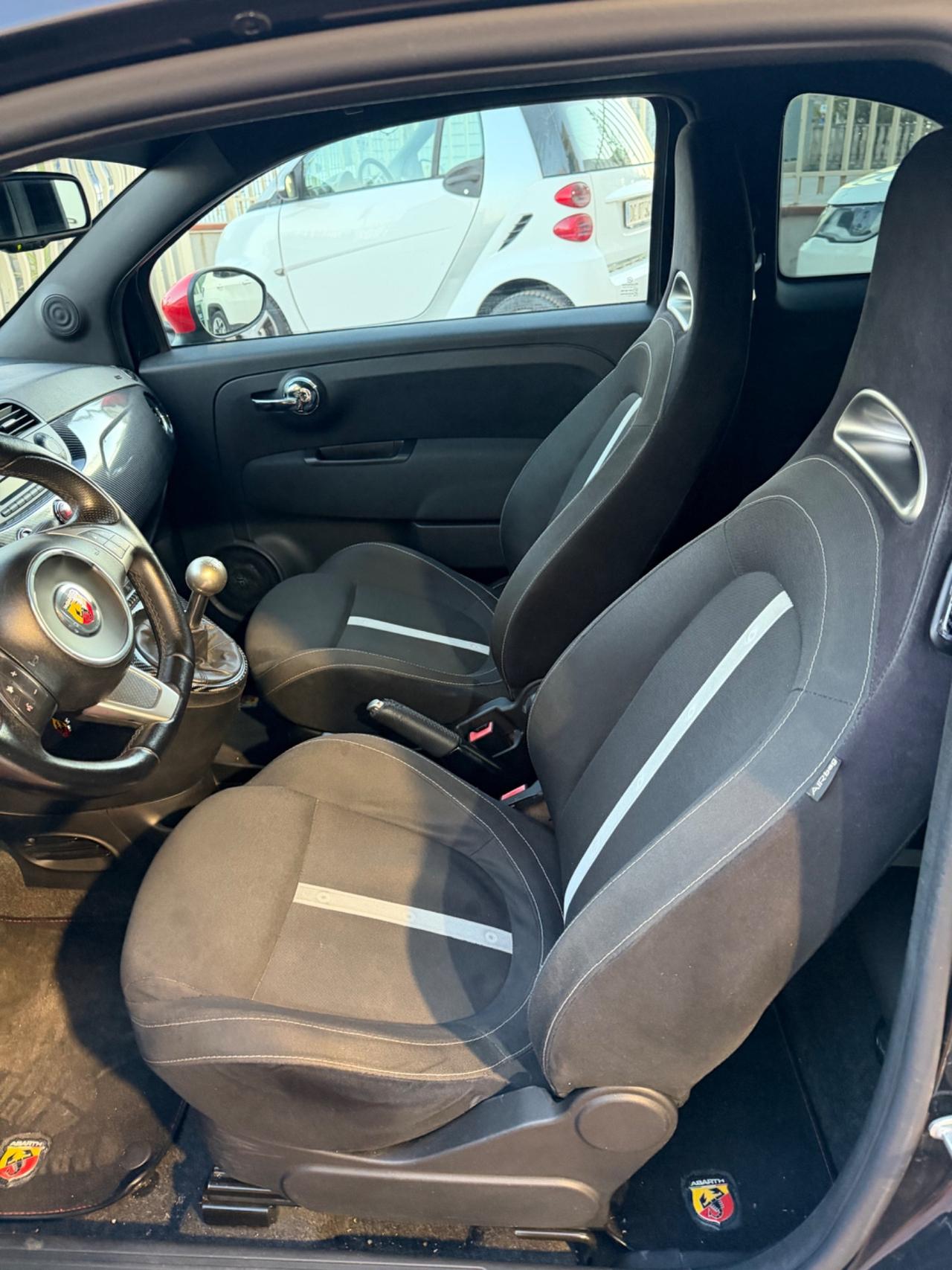 Abarth 500 1.4 Turbo T-Jet Custom