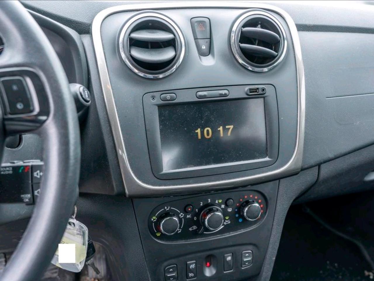 Dacia Sandero Stepway 90CV NEOPATENTATI - BENZINA