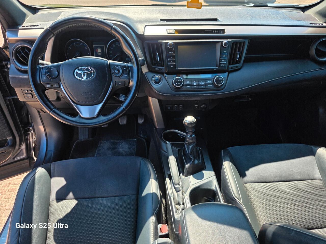 toyota rav4 2.0 D-4D valutiamo usato