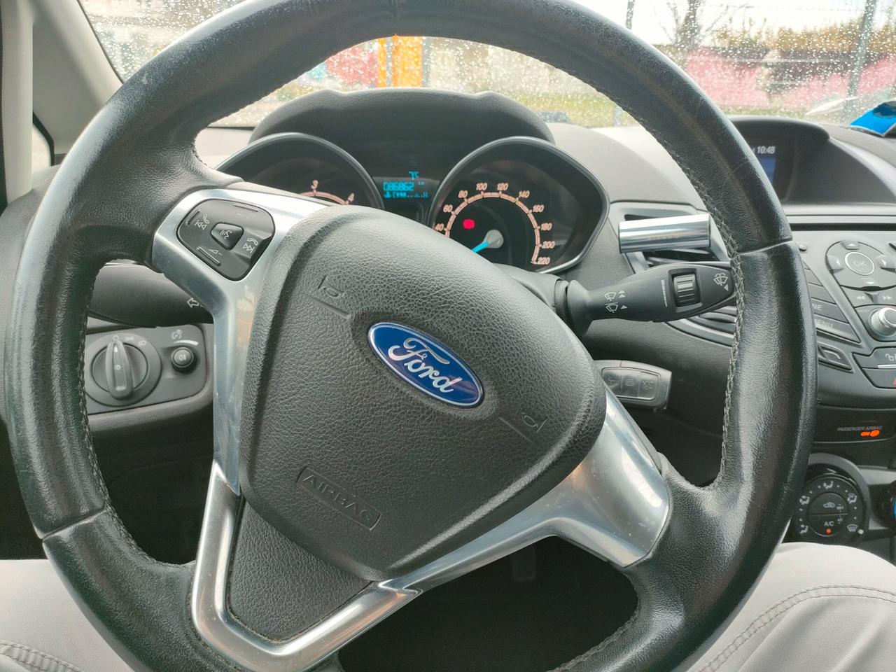 Ford Fiesta 1.5 TDCi 75CV 5 porte Black & White Edition