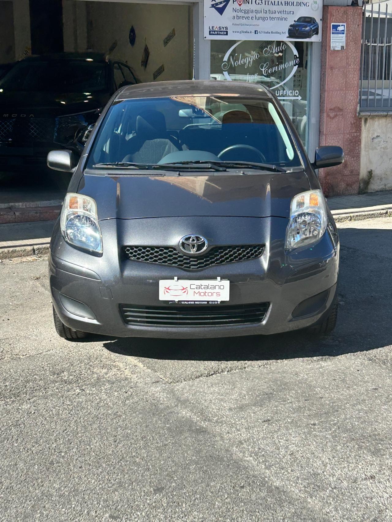 Toyota Yaris 1.0 3 porte Luxury pack