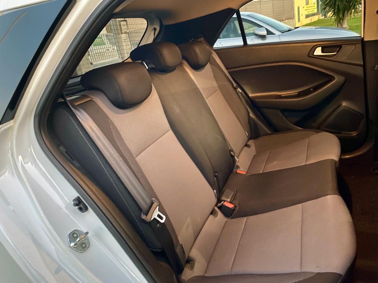 Hyundai i20 1.2 benzina 84 cv. 5 porte