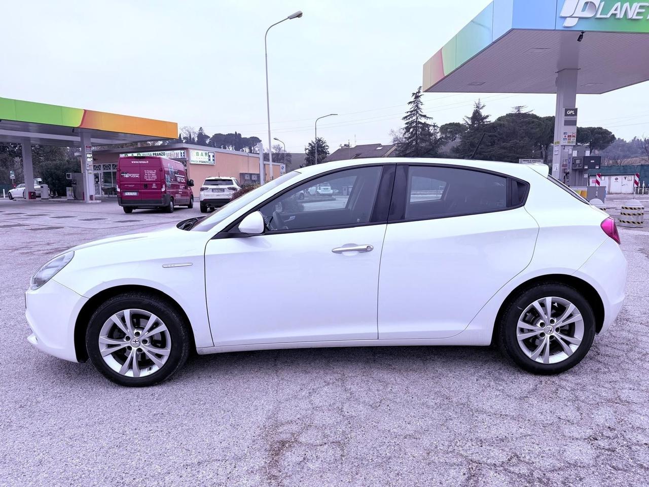 Alfa Romeo Giulietta 1.6 JTDm-2 105 CV Ok neopatentati