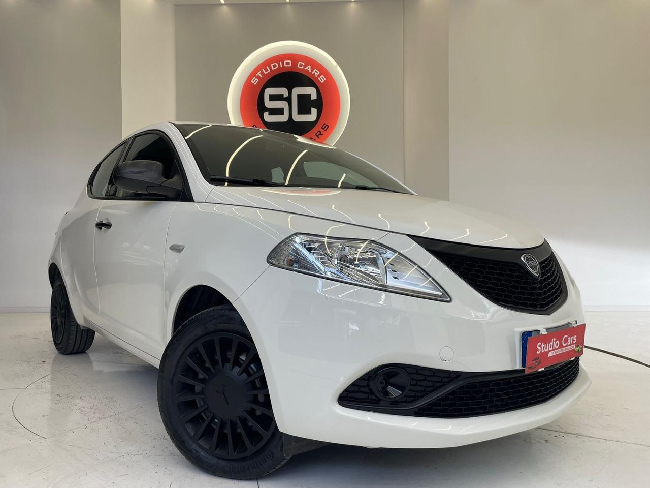 Lancia Ypsilon 1.0 FireFly Hybrid Ecochic Gold