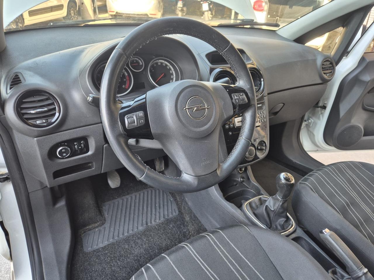 Opel Corsa 1.2 5 porte Cosmo euro5