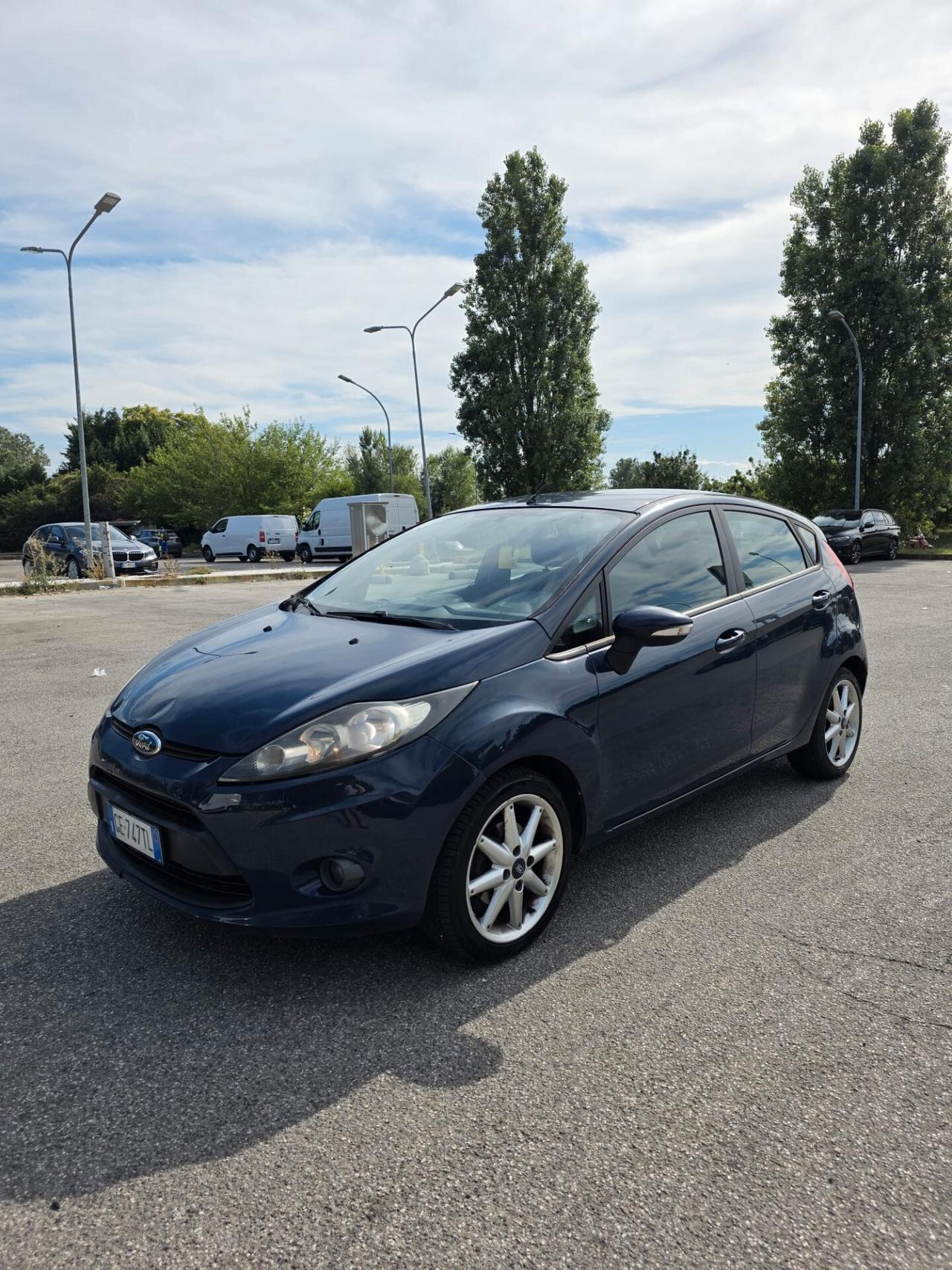 Ford Fiesta 1.4 5 porte Bz.- GPL Titanium