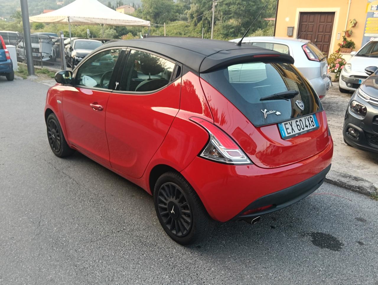 Lancia Ypsilon 1.2 69 CV 5 porte S&S Silver