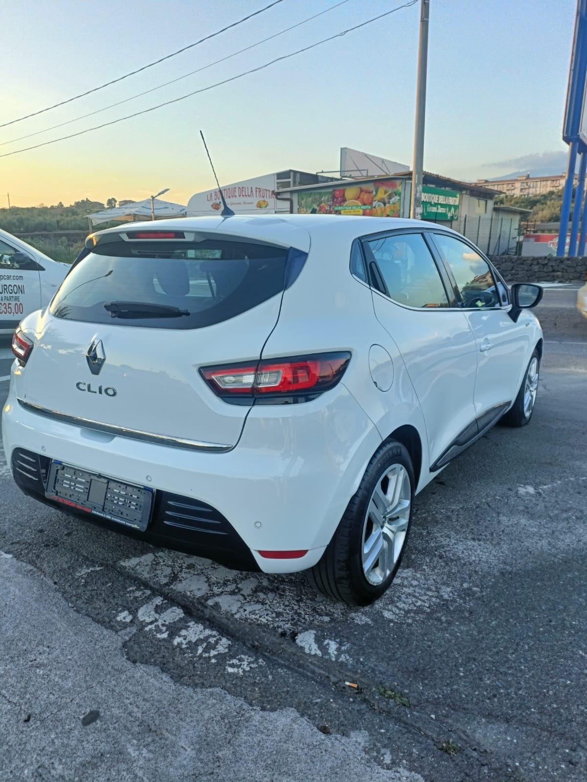 Renault Clio dCi 8V 75 CV 5 porte Moschino Life