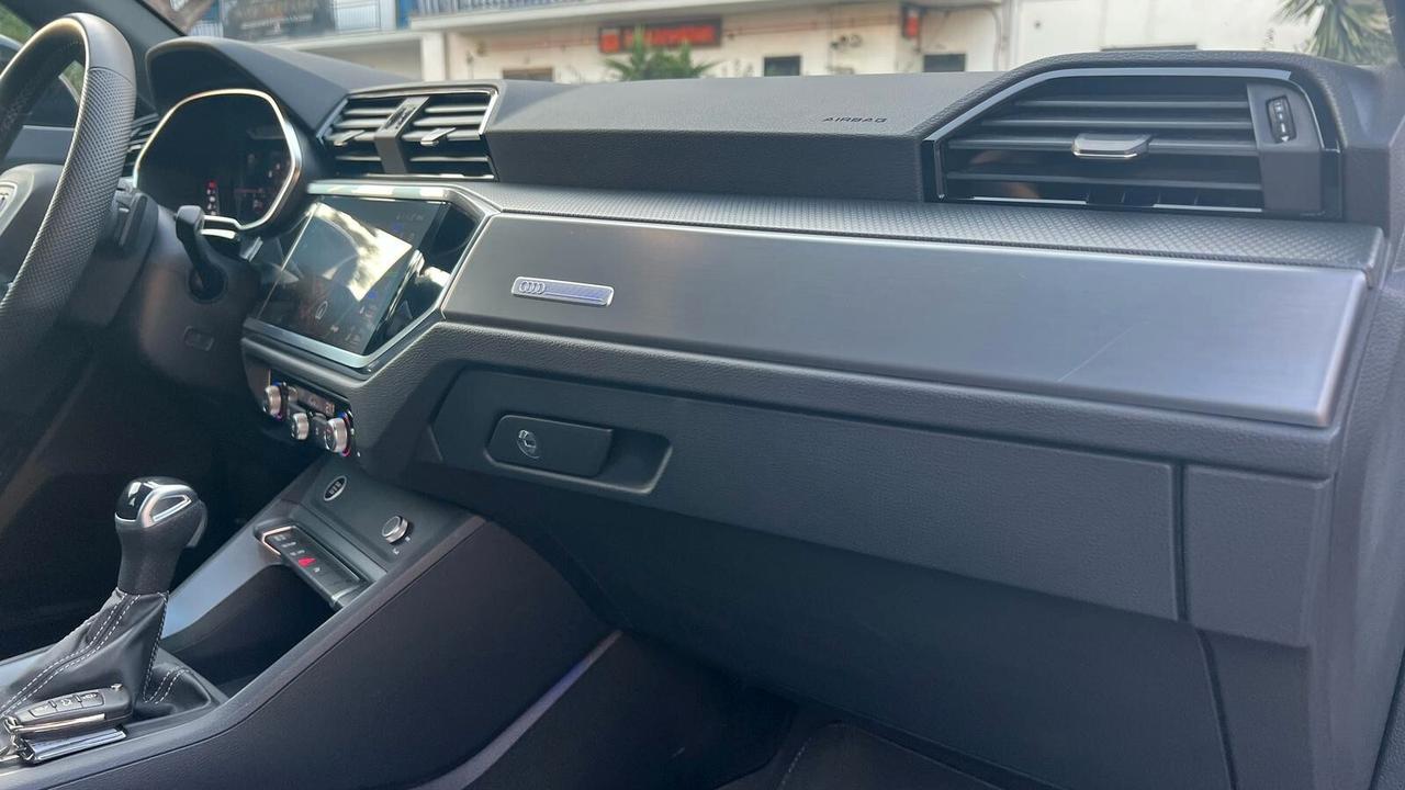Audi Q3 SPB 35 TDI S tronic S line edition Identity Black