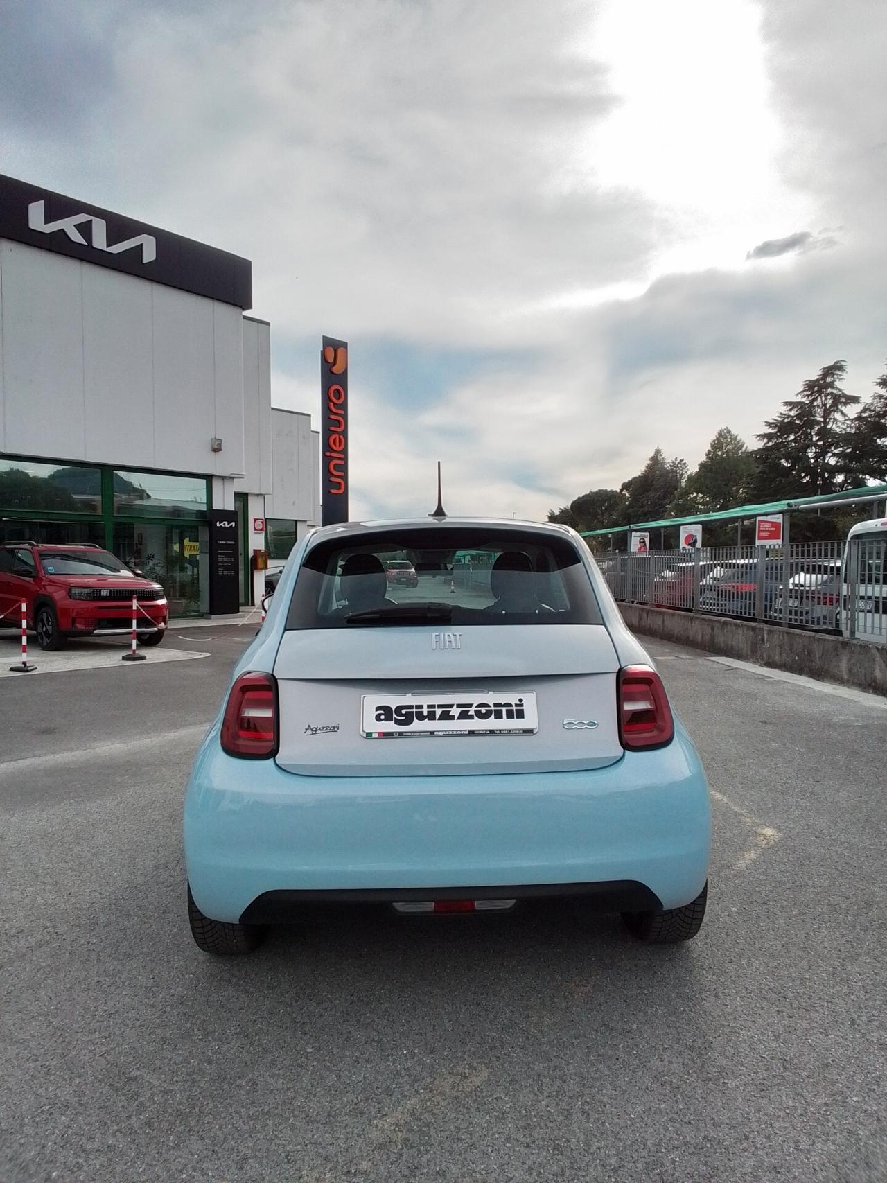 Fiat 500e Berlina 42 kWh Icon