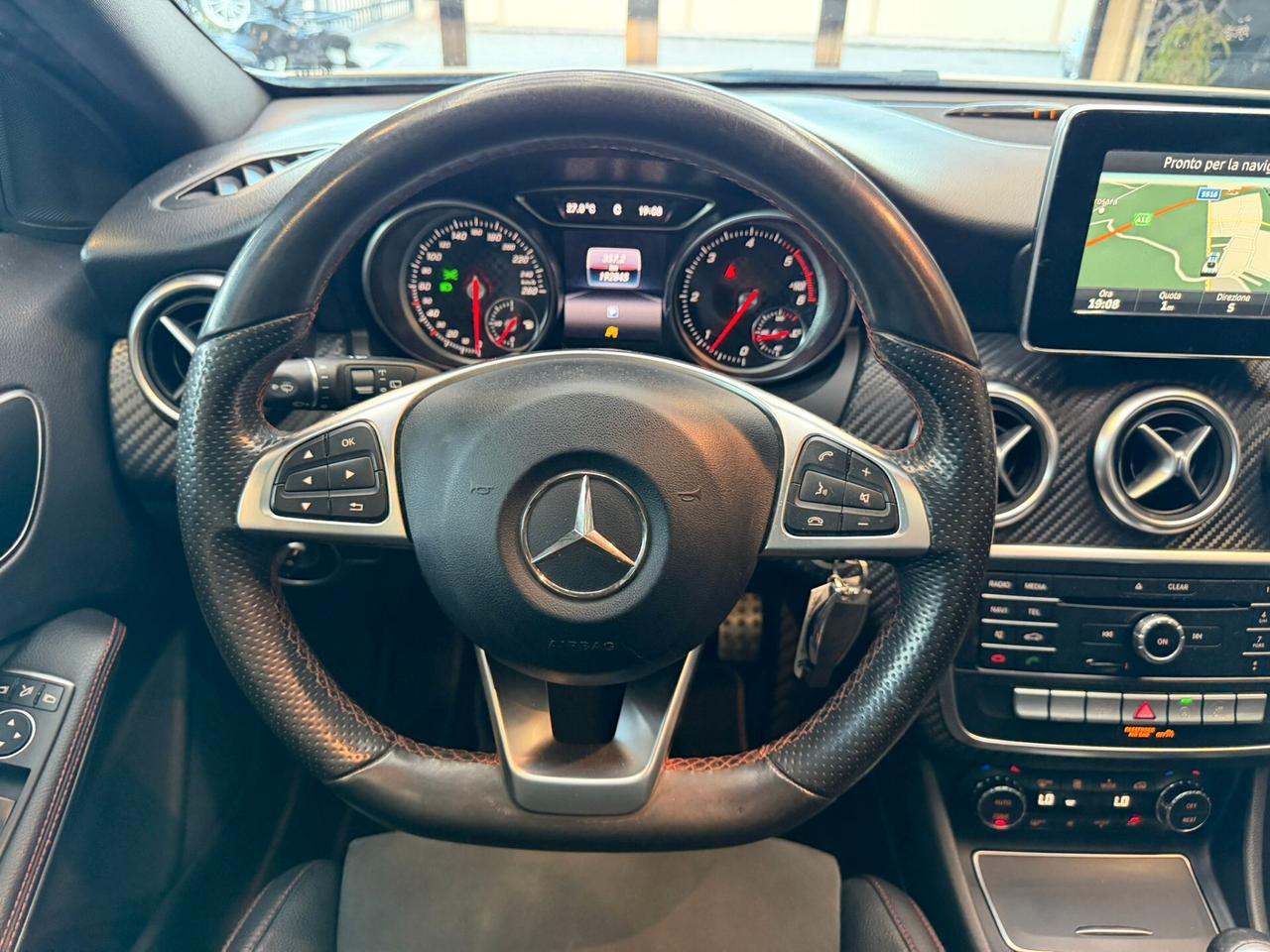 Mercedes-benz A 200 d Premium AMG