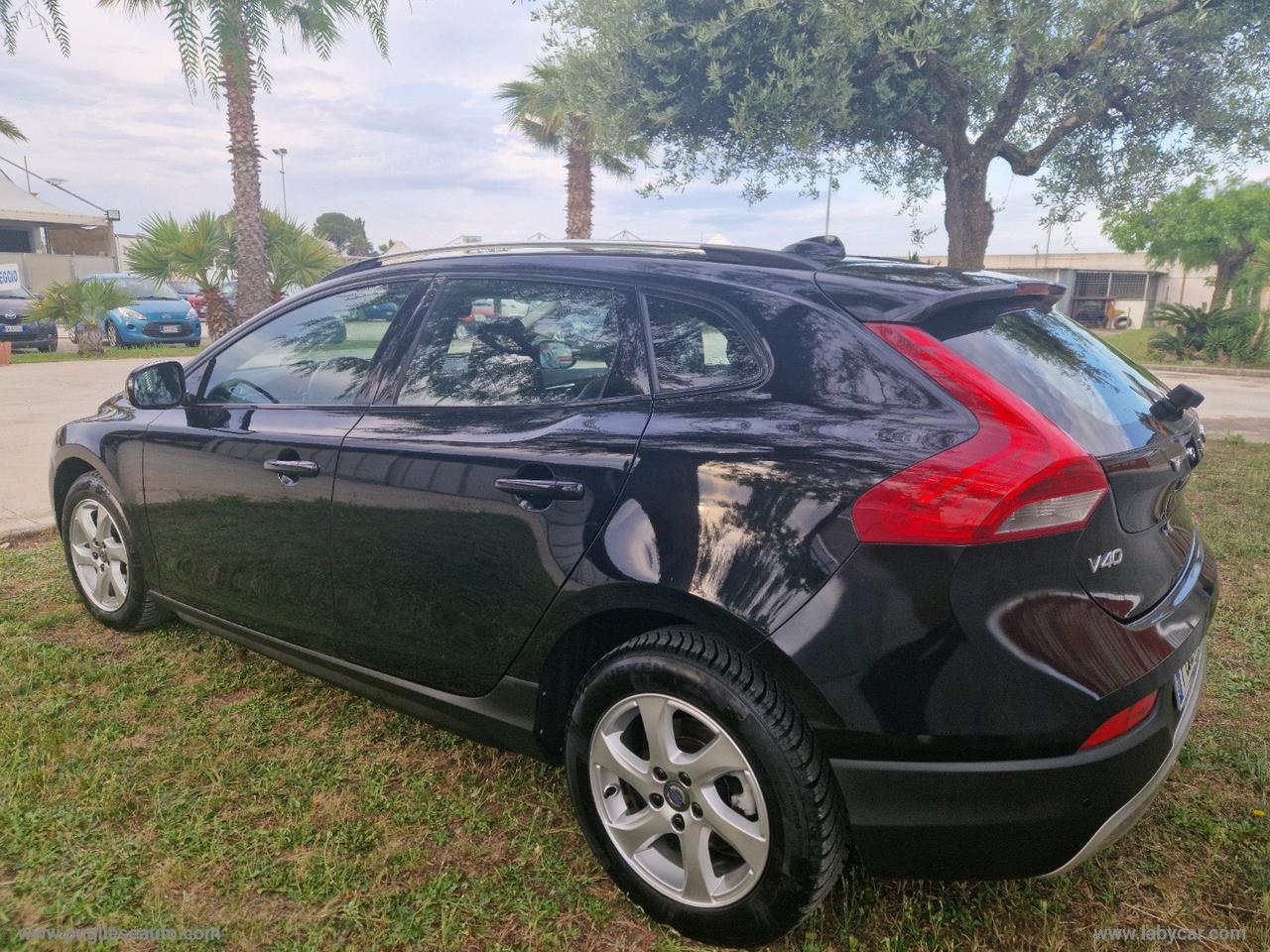 VOLVO V40 Cross Country D2 1.6 Momentum