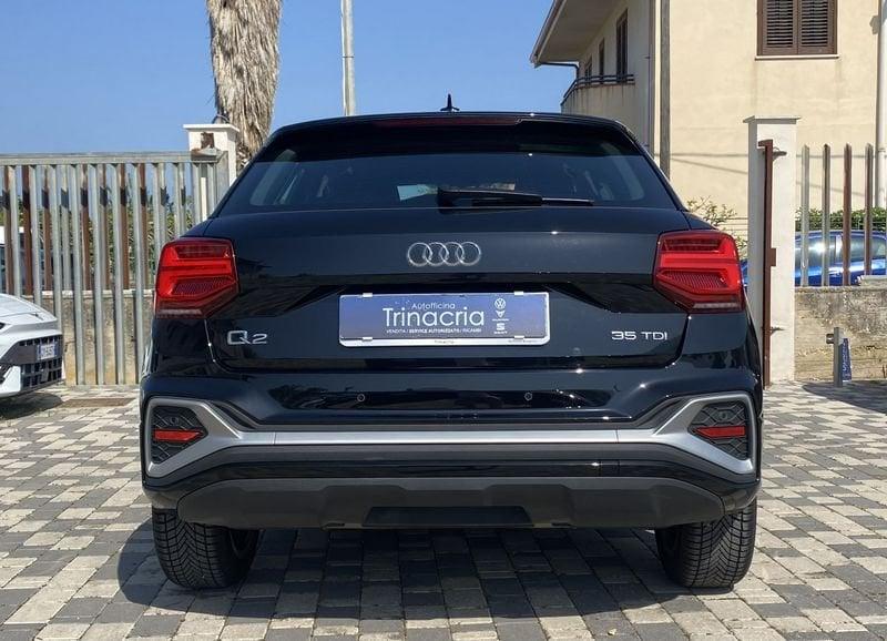 Audi Q2 S Line interno ed esterno 2.0 TDI 150CV s-tronic 35