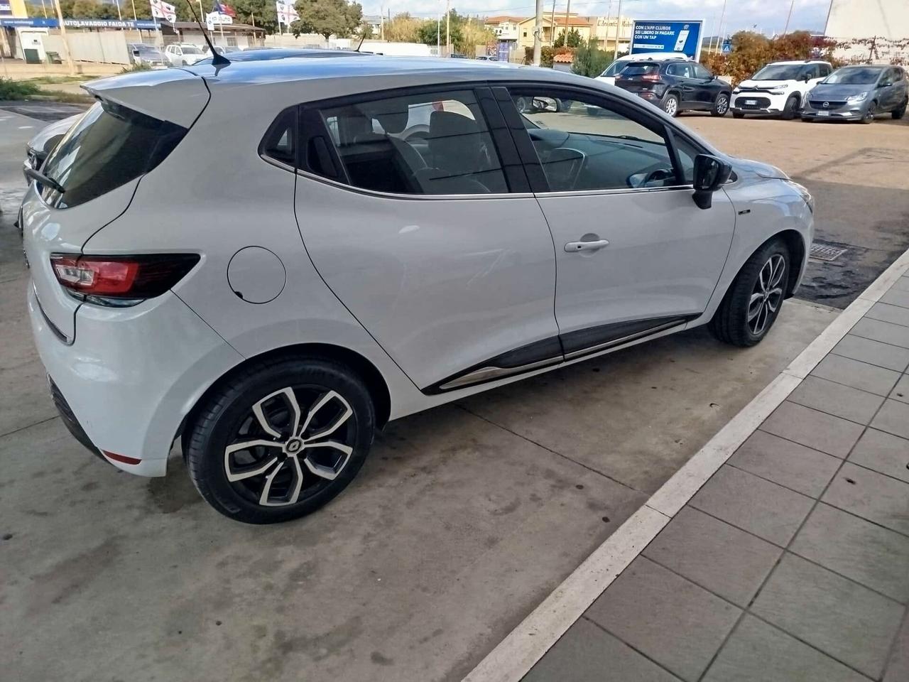 Renault Clio dCi 8V 90 CV 5 porte Moschino Intens