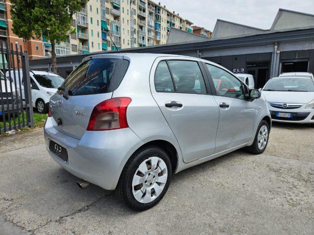 TOYOTA Yaris 1.0 5 porte