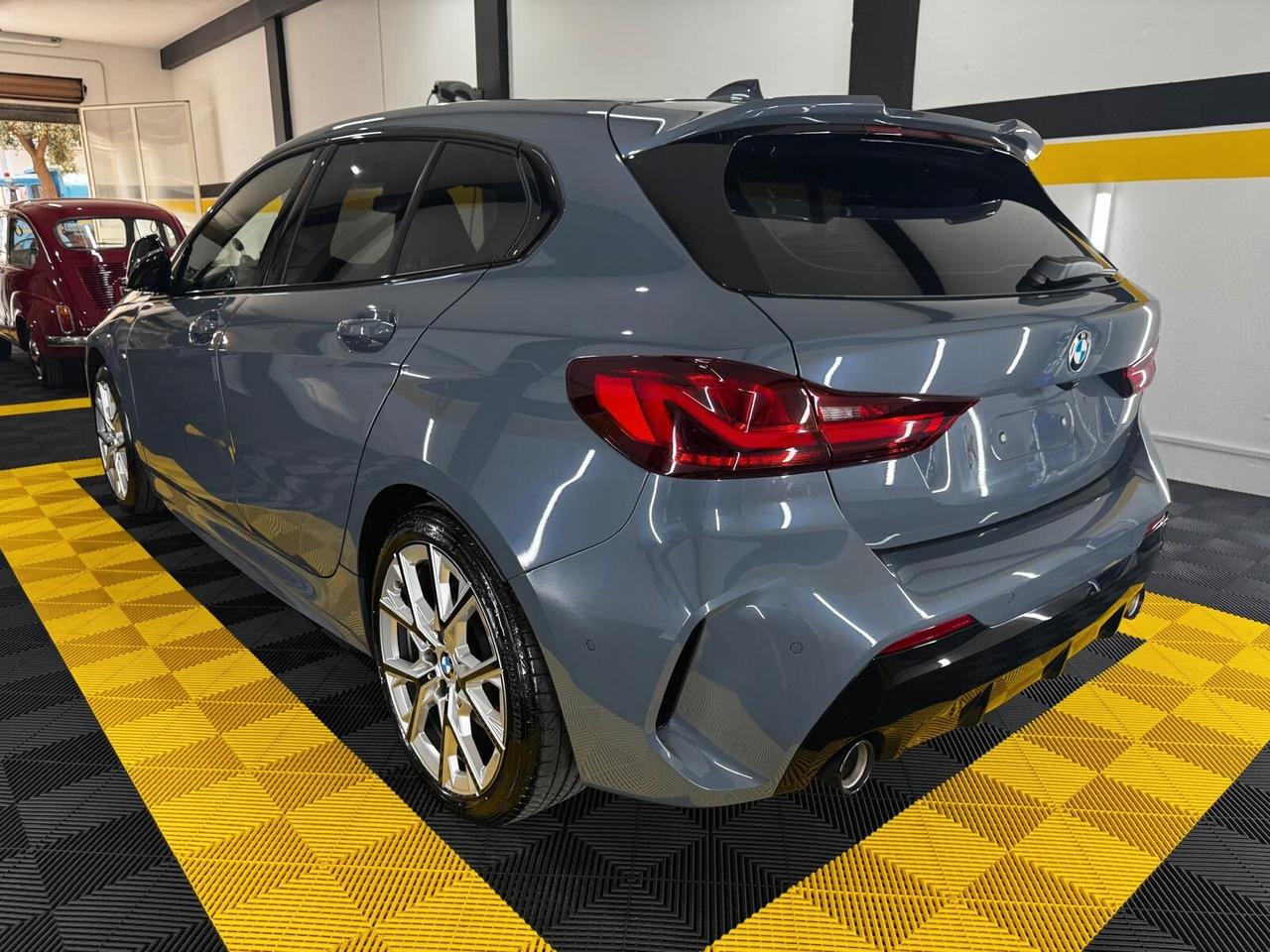 Bmw 118 118d 5p. Msport