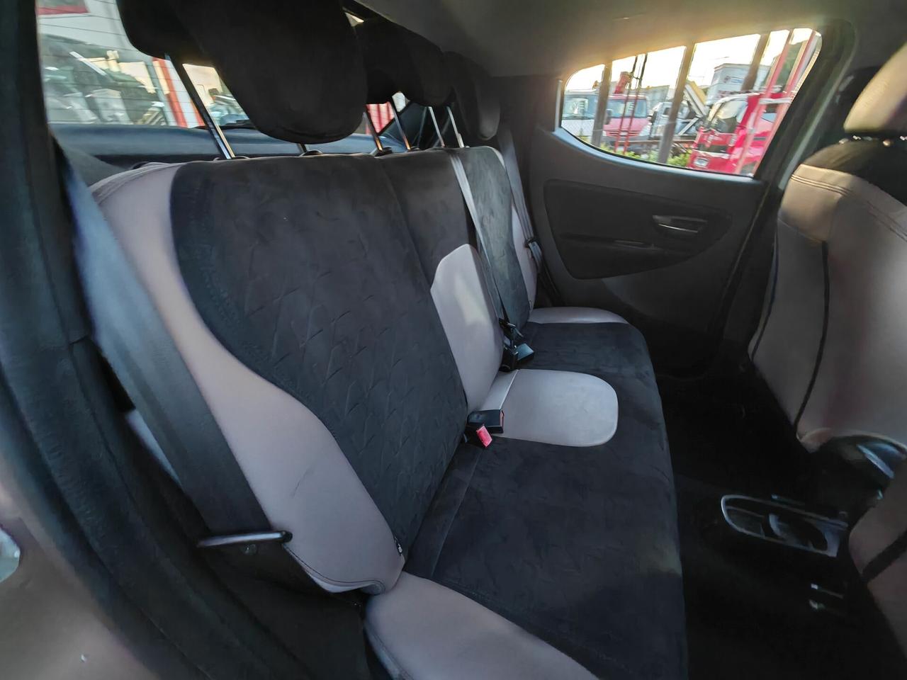 Lancia Ypsilon 1.3 diesel 05/2015 Cv95 ELLE