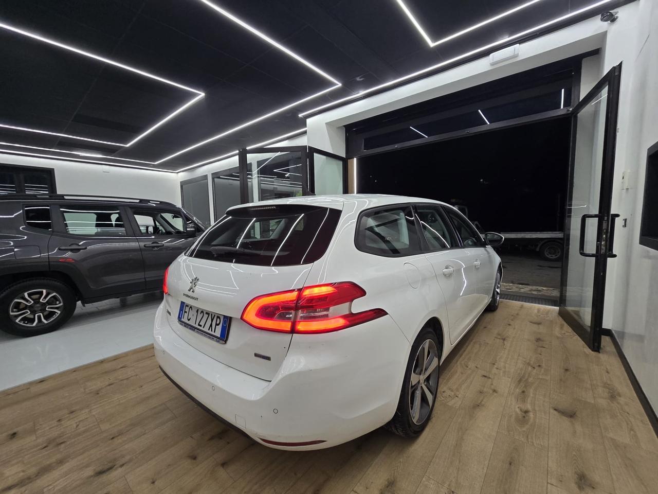 Peugeot 308 BlueHDi 120 S&S SW Business