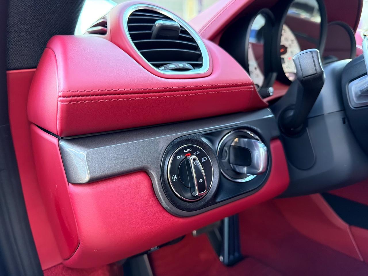 Porsche 718 Spyder Cayman 2.0 T 300cv 4.000km