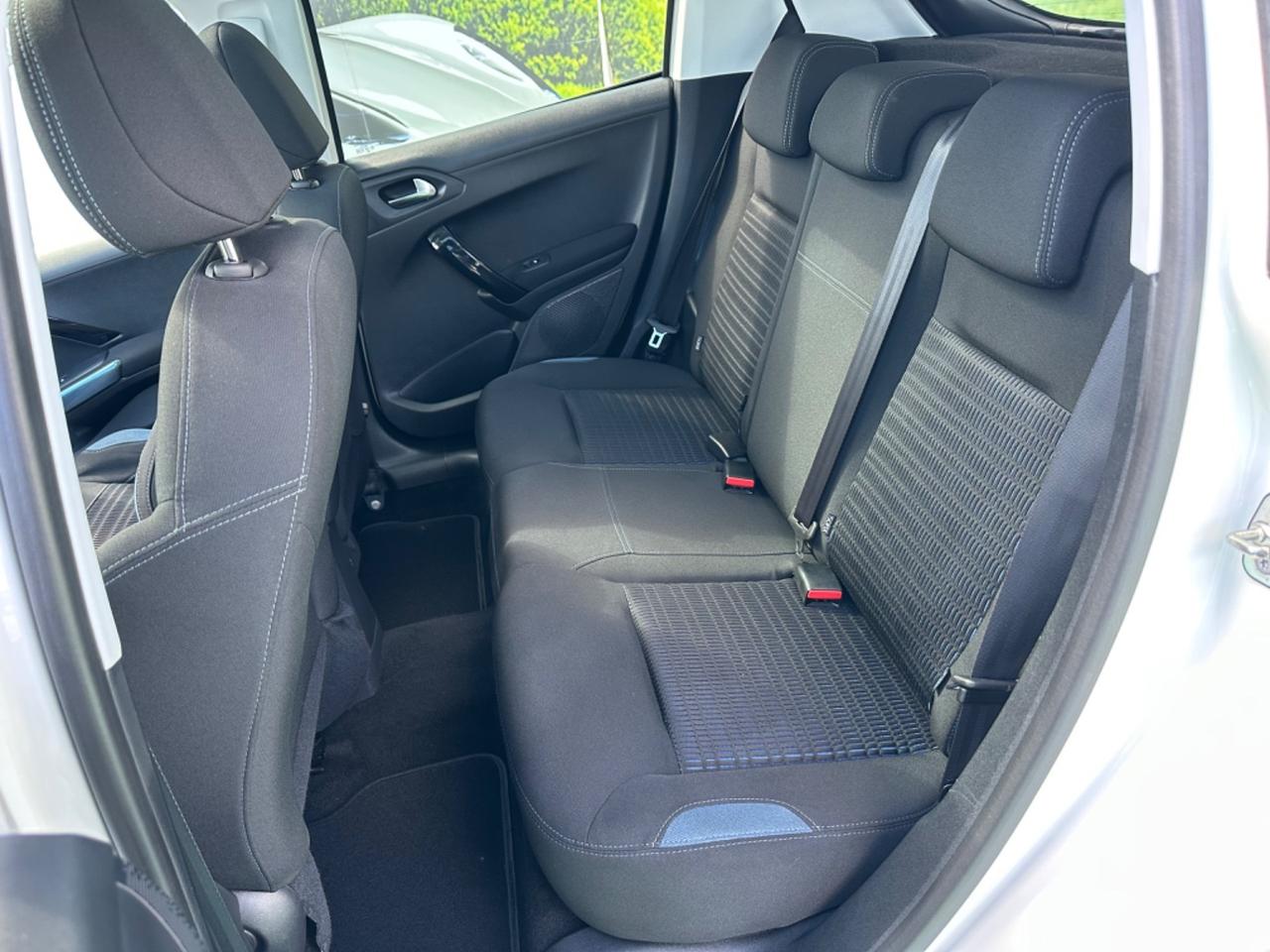Peugeot 208 1.6 e-HDI 115cv Allure 2012