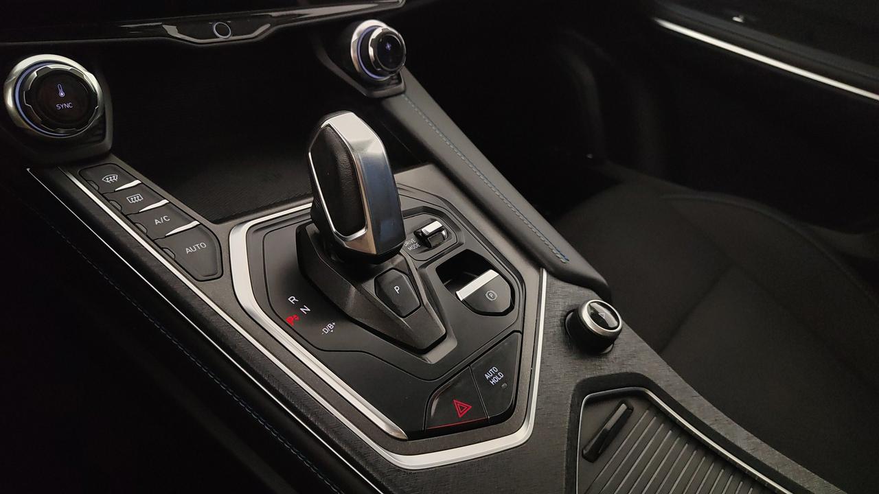 LYNK & CO 01 1.5 td phev auto