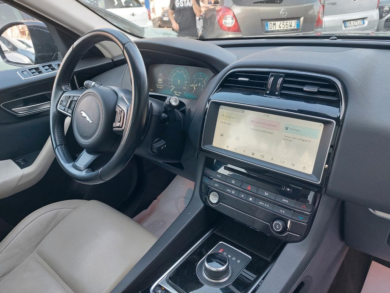 Jaguar F-Pace 2.0 D 180 CV AWD Prestige