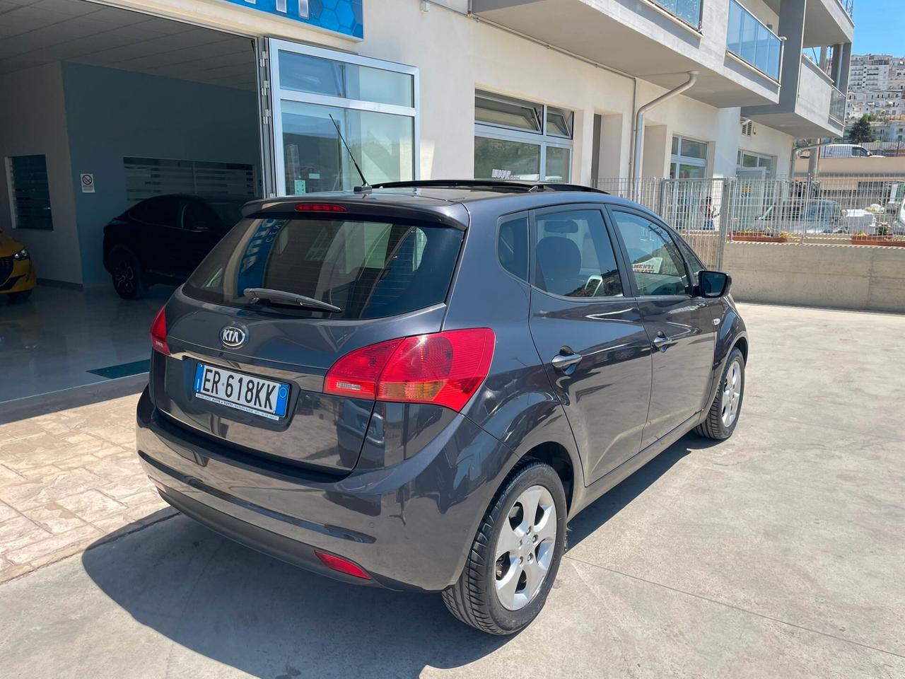 Kia Venga 1.4 CRDi 90CV Cool con tetto panoramico
