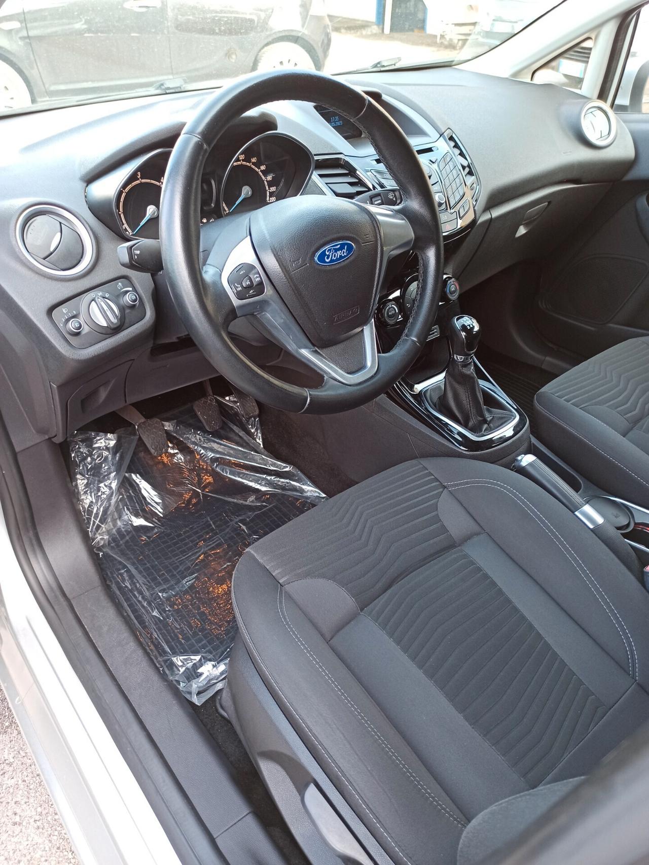 Ford Fiesta 1.5 TDCi 75CV 5 porte Titanium
