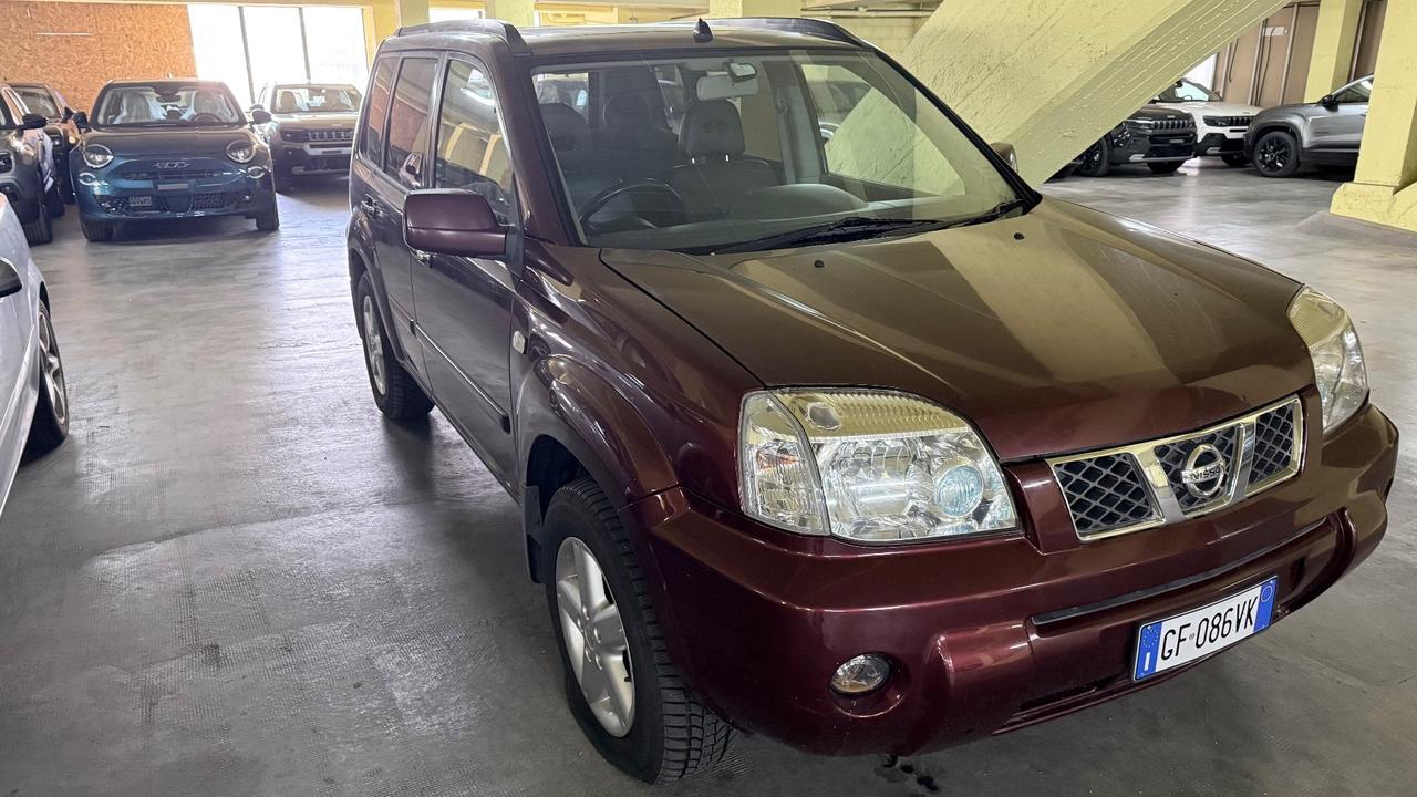 Nissan X-Trail 2.2 dCi Elegance Columbia GUIDA A DX
