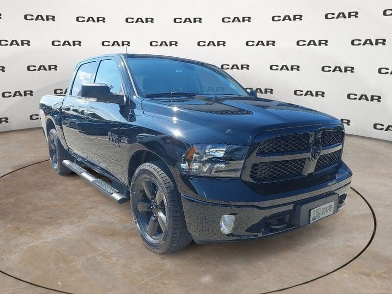 Dodge RAM MY 23 DS CLASSIC BLACK 5700 V8 395 CV GPL