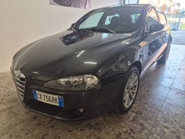 Alfa Romeo 147 1.9 jtd Distinctive 115cv 5 PORTE DISTRIBUZIONE E FRIZIONE FATTE BUONO STATO GENERALE