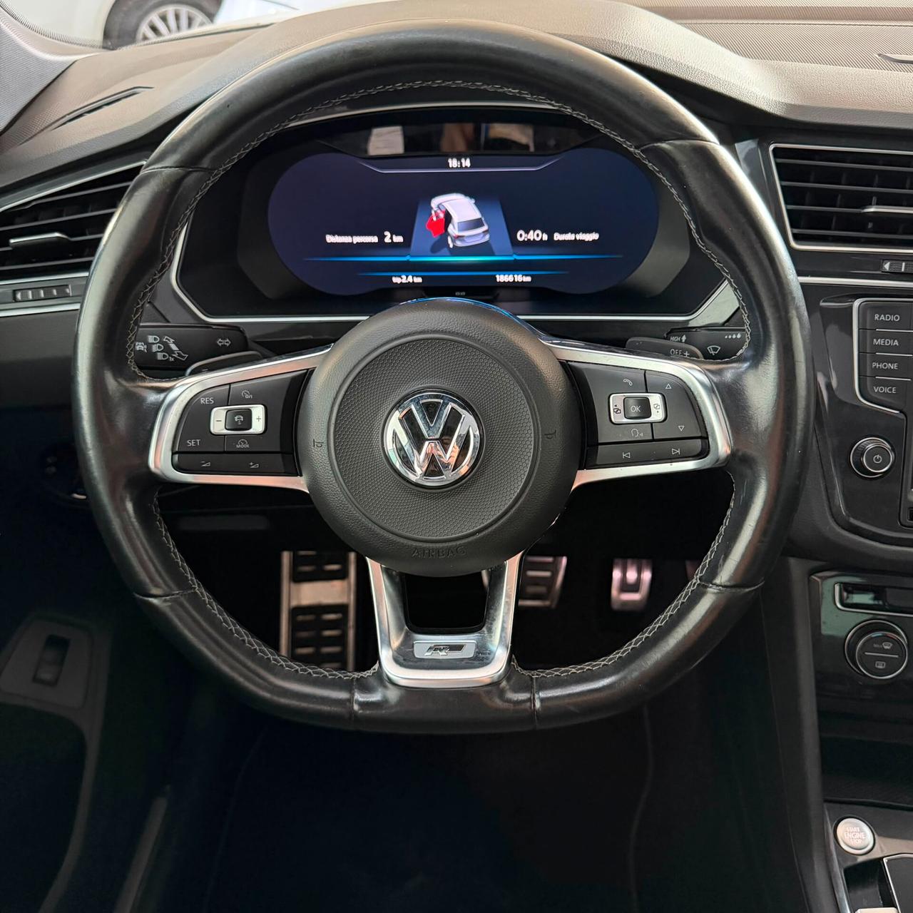 Volkswagen TIGUAN 2.0 TDI 4 MOTION DSG R-LINE