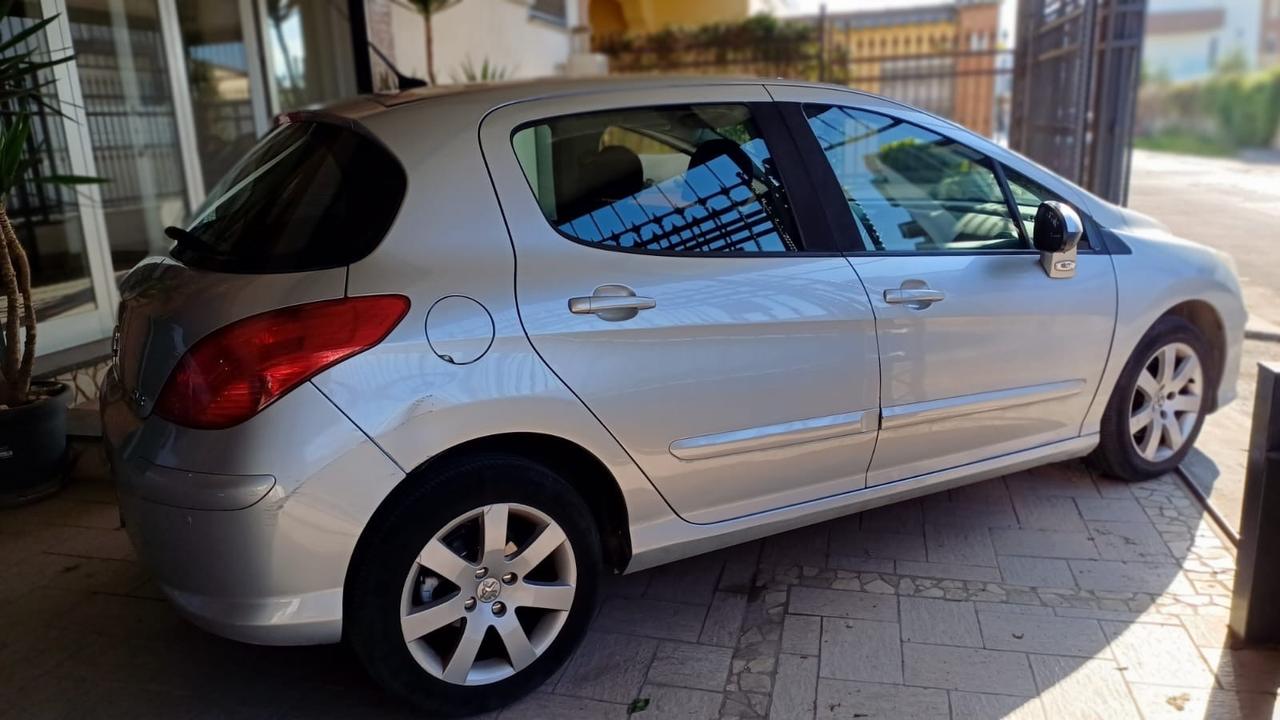 Peugeot 308 1.6 HDi 90CV FAP 5p. Premium