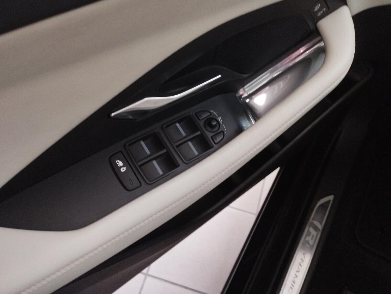 Jaguar E-Pace 2.0D 180 CV AWD aut. R-Dynamic S