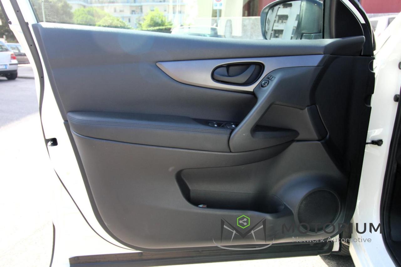 Nissan Qashqai 1.5 dci Visia 115cv dct