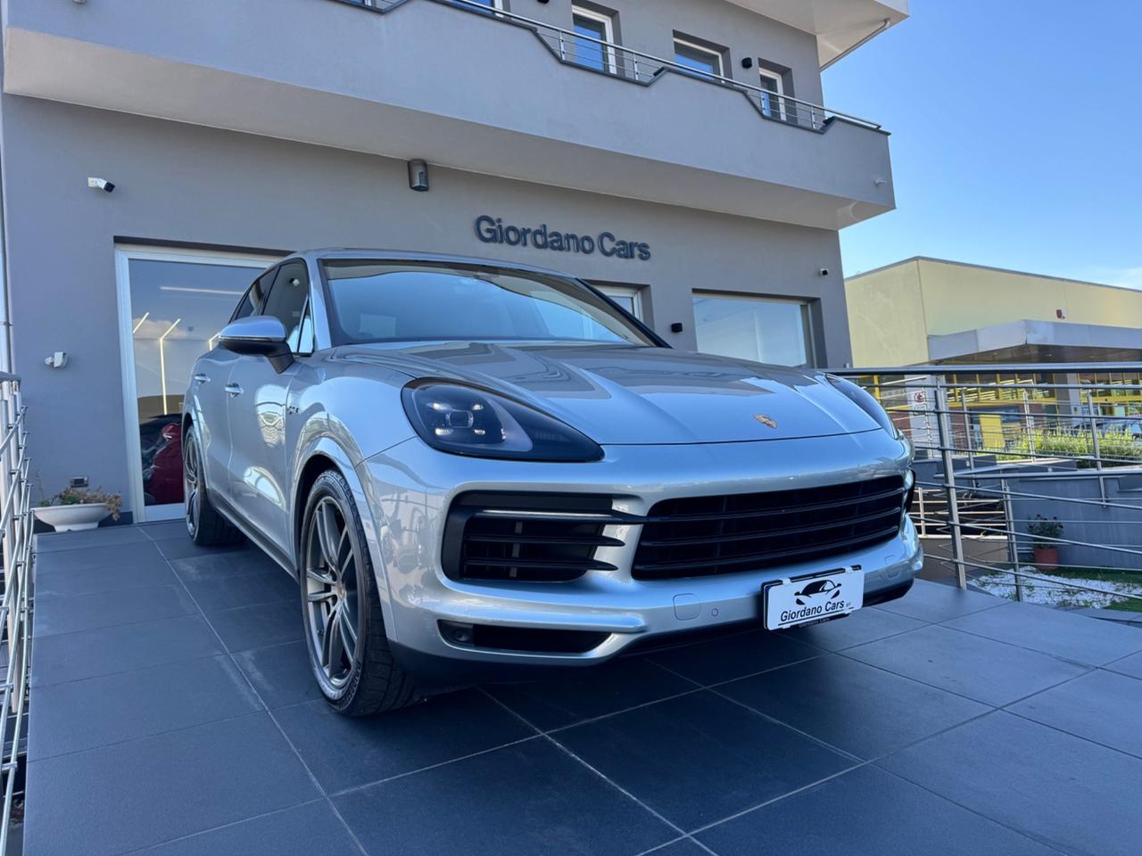 Porsche Cayenne 3.0 V6 E-Hybrid open edition uni pro italia