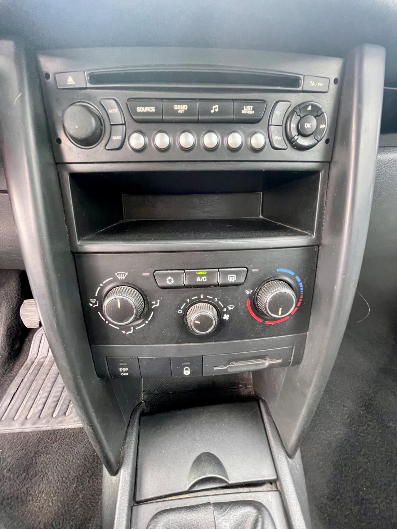 Peugeot 207 1.4 HDi 70CV FAP 5p. XS