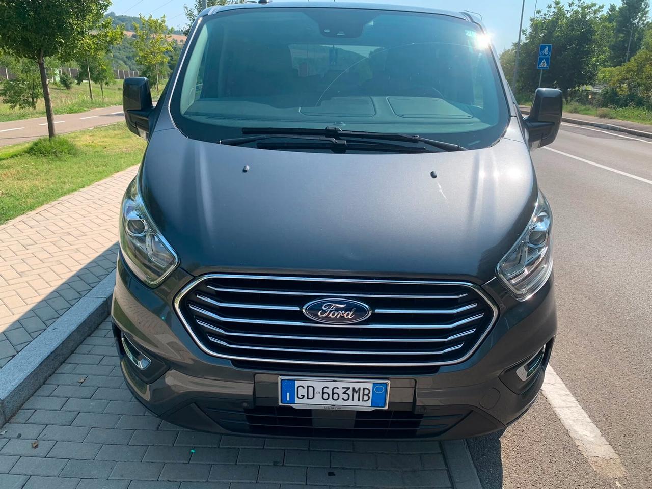 Ford Tourneo Custom 320 2.0 EcoBlue 130CV aut. PL Titanium