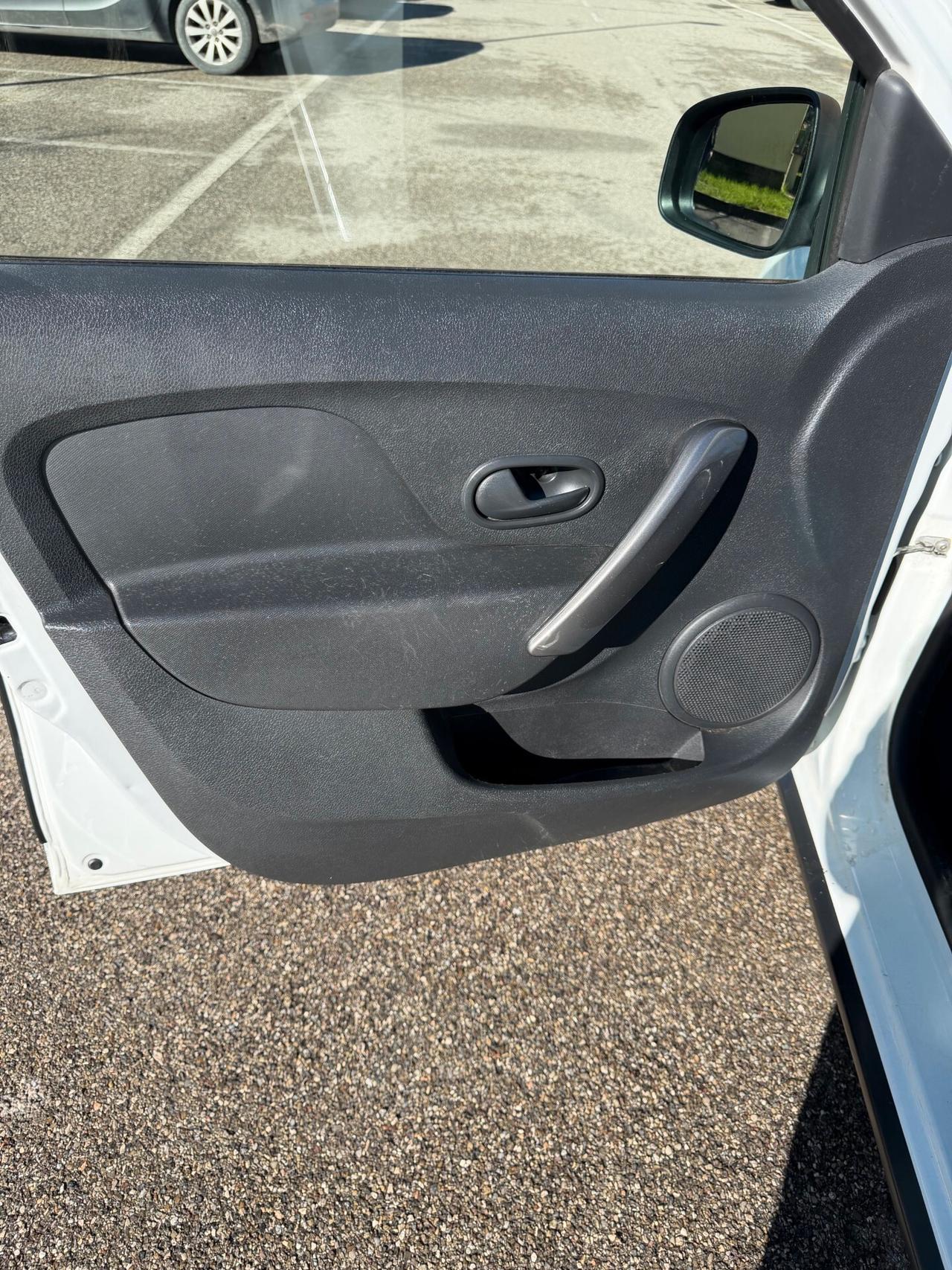 Dacia Sandero Stepway 0.9 GPL - NAV. - NEOP. - 12 MESI DI GAR. -