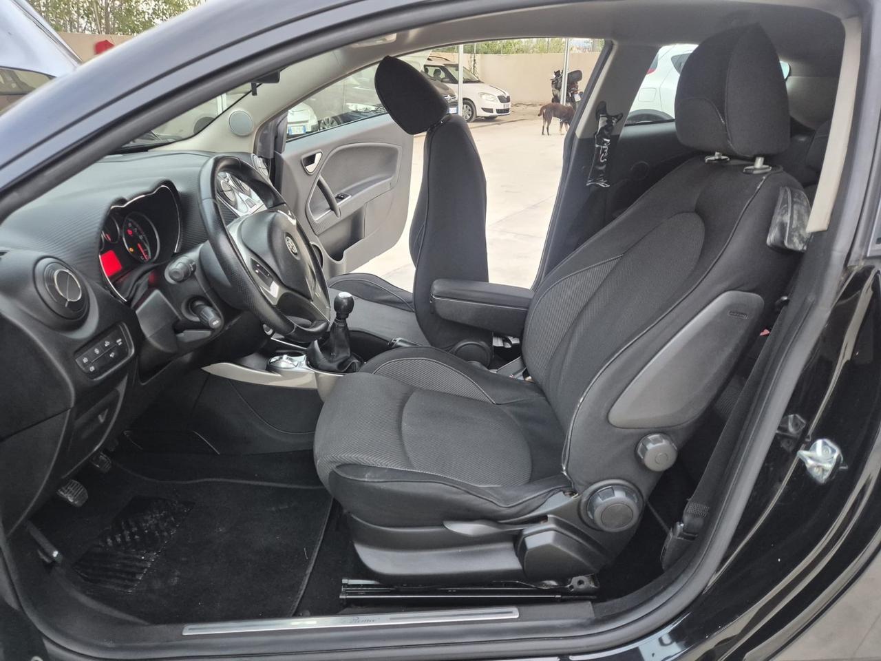 Alfa Romeo MiTo 1.4 105 CV M.air S&S Distinctive Sport Pack