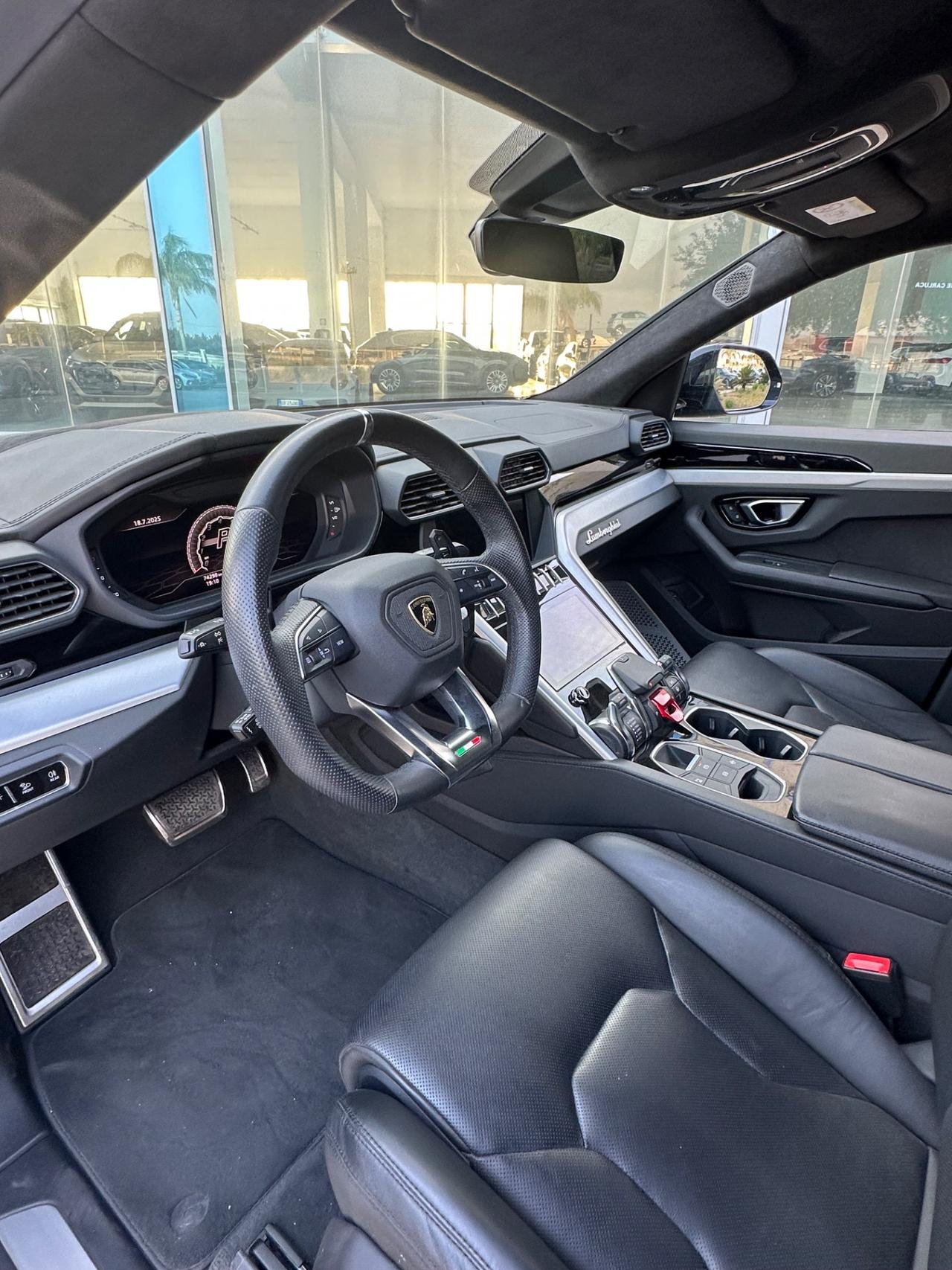 Lamborghini Urus 4.0 V8 auto possibilità noleggio no scoring