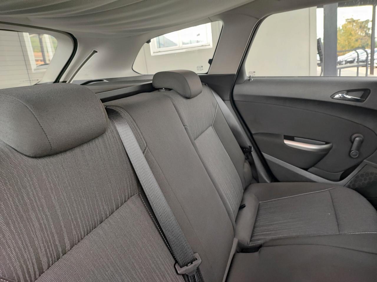 Opel Astra 1.6 115CV Sports Tourer Cosmo